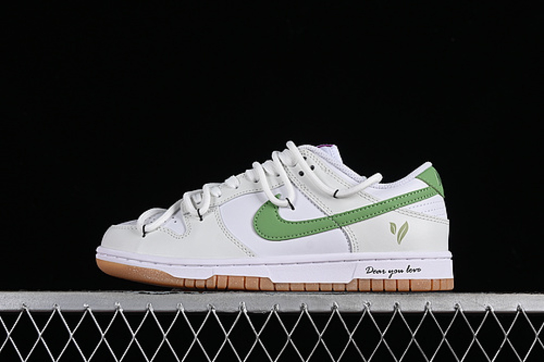 Unbranded [FD9922-151]-[DUNK LOW SB WHITE/WHITE/STADIUM GREEN/FUCHSIA DREAM]-[WOMAN:35.5-42], photo 1
