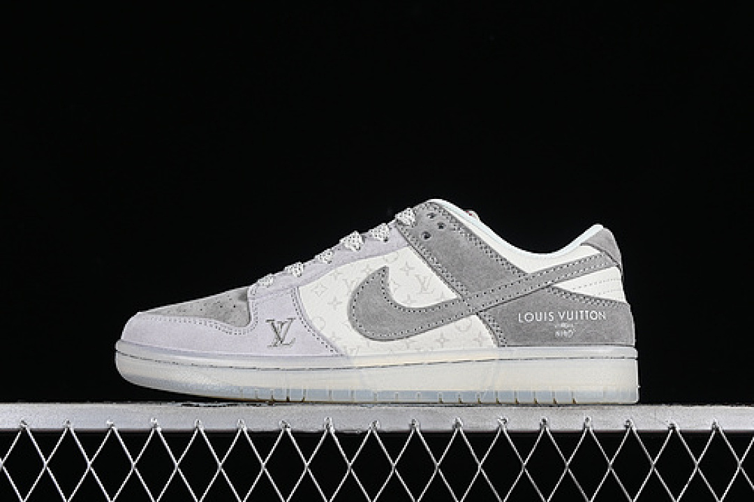 Unbranded [CR8033-503]-[SB DUNK LOW L*V WHITE/GREY]-[WOMAN:36-39]-[MAN:40-45], photo 1