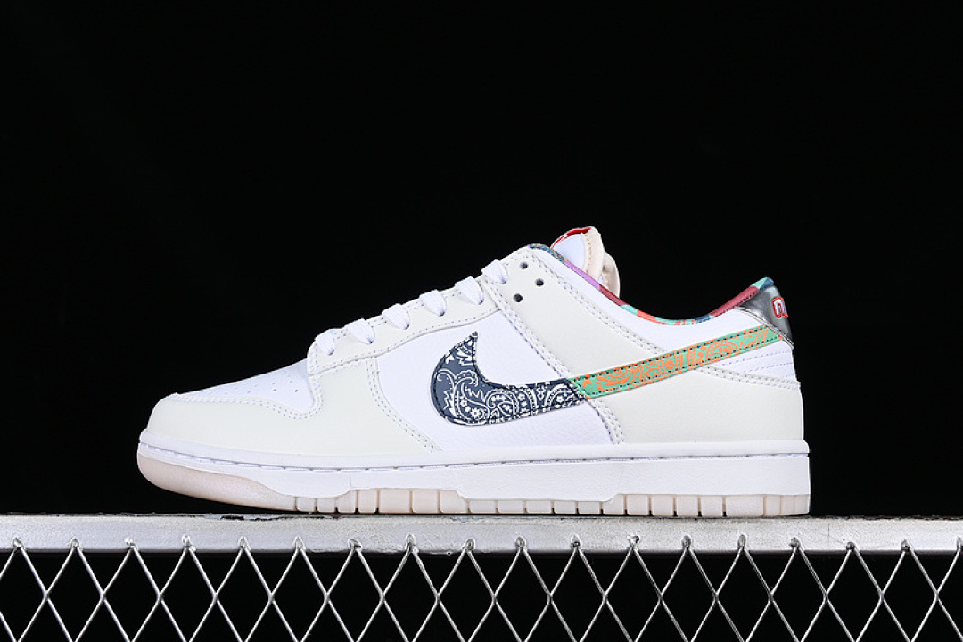 Unbranded [FN8913-141]-[DUNK LOW GS MULTI COLOR PAISLEY WHITE/DIFFUSED BLUE/WHITE/MYSTIC (RED]), photo 1