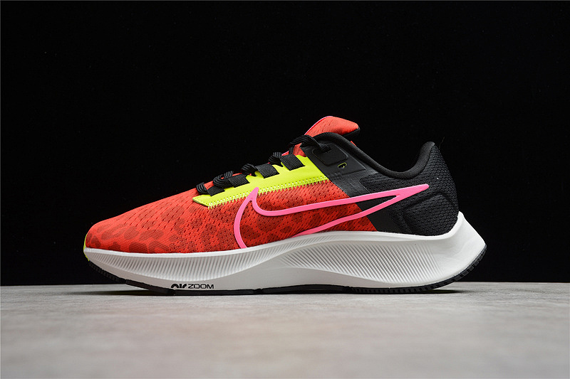 Nike Nike AIR ZOOM PEGASUS 38 CHILE RED/PLATINUM TINT/HYPER PINK-BLACK · DM8061-600, photo 1