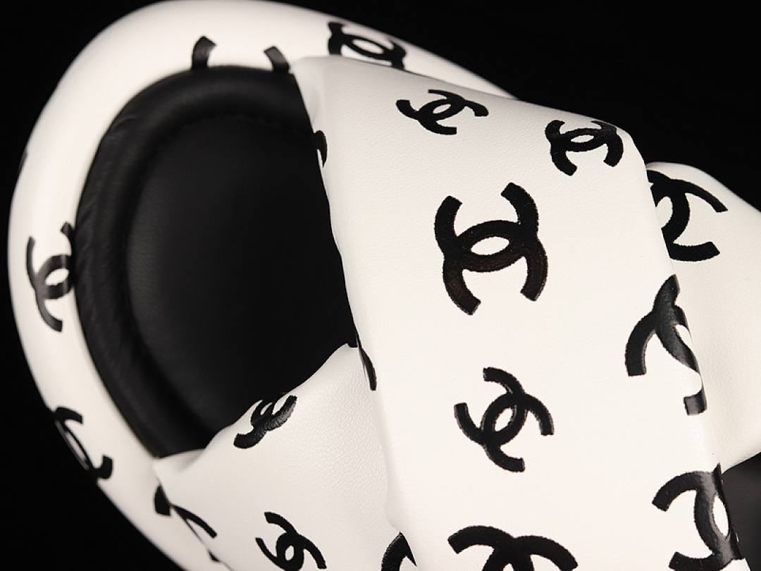 Chanel [CHA*NEL 22 PLATFORM SLIP-ON SLIPPERS WHITE/WHITE/BLACK]-[WOMAN:35-40] - Image 4