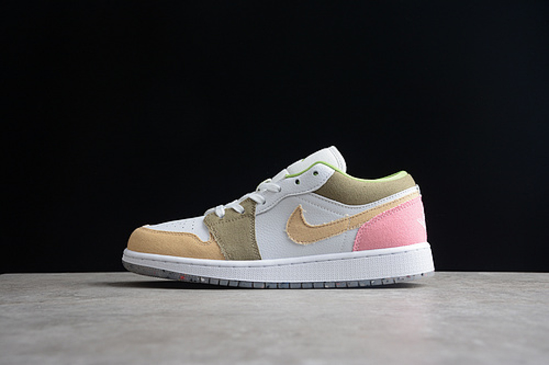 Jordan [DJ0341-100]-[AIR JORDAN 1 LOW SE GS WHITE/WHITE/VIVID GREEN]-[WOMAN:35.5-40], photo 1