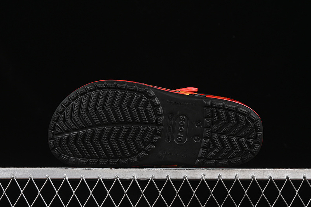 Crocs [CROCS CLASSIC SUMMER DUAL-PURPOSE BEACH CAVE SHOES SANDALS AND SLIPPERS BLACK/RED]-[36-46] - Image 9