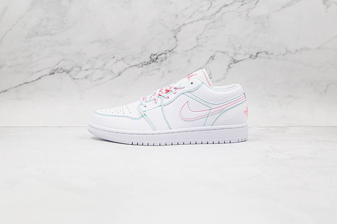 Jordan [554723-101]-[AIR JORDAN 1 LOW GS WHITE/WHITE/AURORA GREEN/SOAR]-[WOMAN:36-40], photo 1