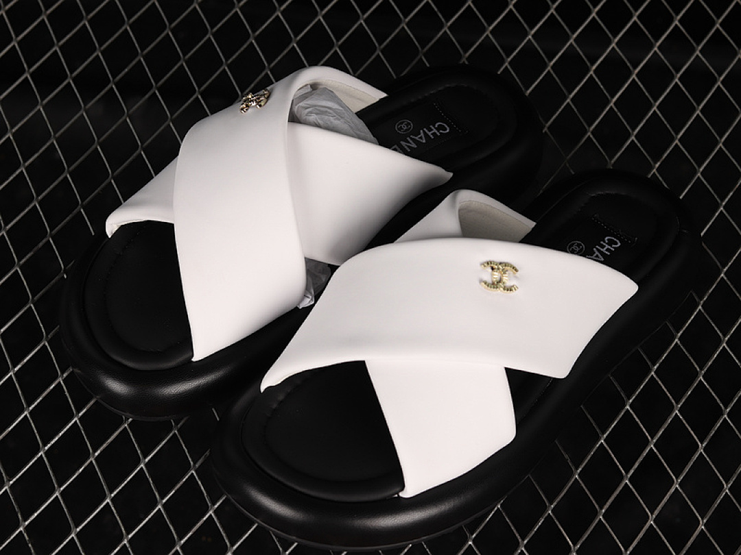 Chanel [CHA*NEL 22 PLATFORM SLIP-ON SLIPPERS BLACK/BLACK/WHITE]-[WOMAN:35-40] - Image 5