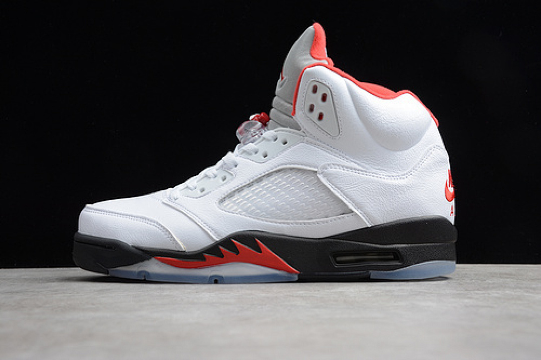 Jordan [DA1911-102]-[AIR JORDAN 5 RETRO FIRE RED SILVER TONGUE WHITE/BLACK-METALLIC, photo 1