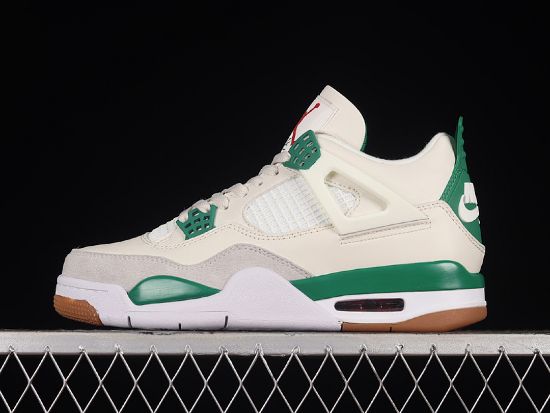 Jordan SB X AIR Jordan 4 RETRO SAIL/PINE GREEN/NEUTRAL GREY/WHITE · DR5415-103, photo 1
