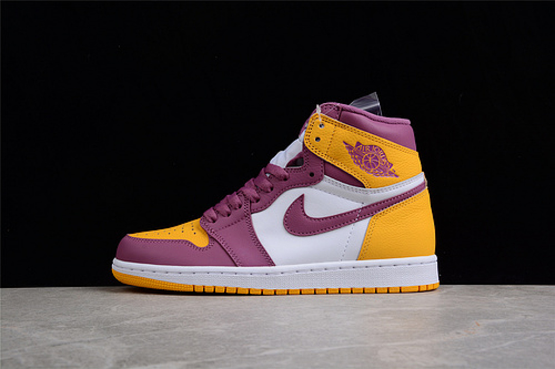 Jordan [555088-706]-[AIR JORDAN 1 HIGH RETRO OG BROTHERHOOD UNIVERSITY GOLD/LIGHT BORDEAUX/WHITE], photo 1