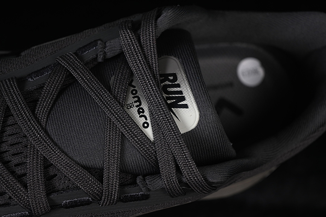 Nike [HM6803-215]-[AIR ZOOM VOMERO 18 GTX CASUAL SHOES BLACK/LIGHT GRAY]-[WOMAN:39]-[MAN:40-46] - Image 8