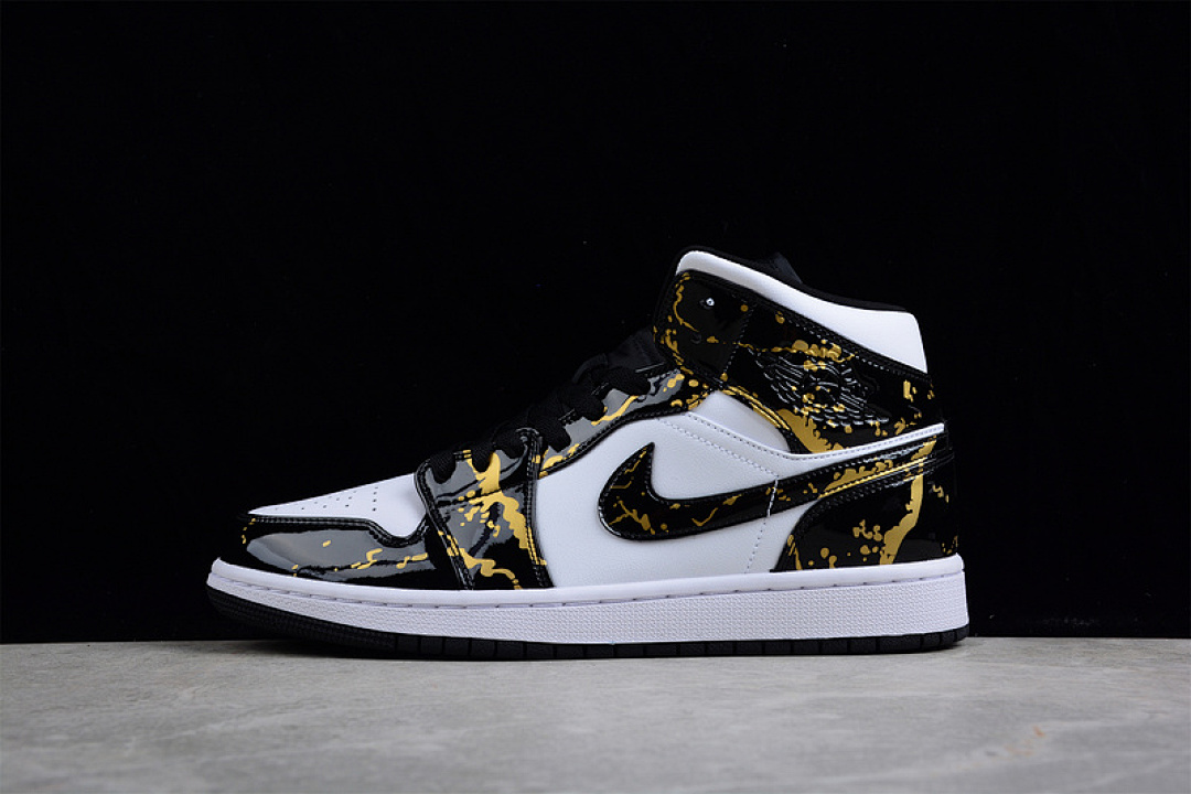 Jordan AIR Jordan 1 MID WHITE/TROPICAL TWIST-BLACK · 554724-132, photo 1