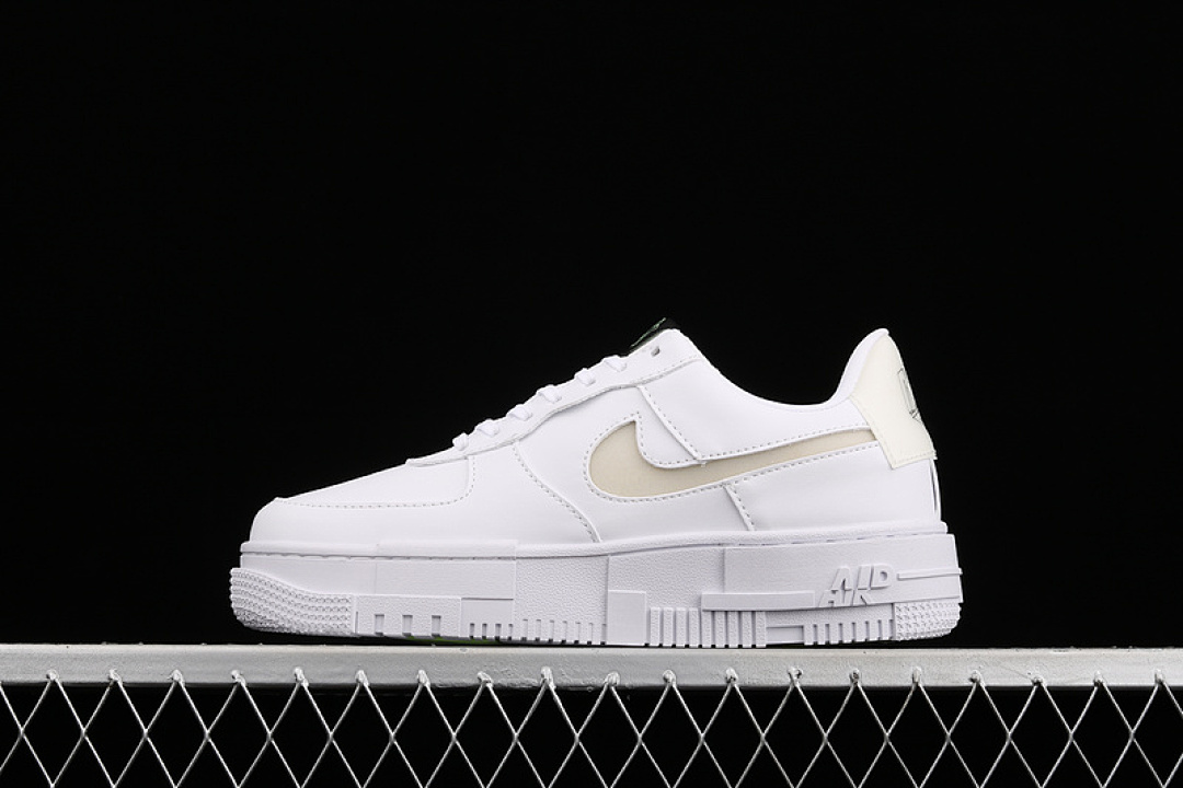 Nike [CT3228-100]-[AIR FORCE 1 PIXEL WHITE/WHITE/GOLD]-[WOMAN:36-40], photo 1
