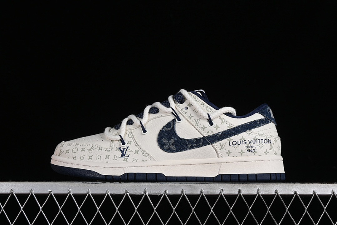 Nike SB DUNK LOW L*V WHITE/BLUE/GREY · SJ2068-249, photo 1