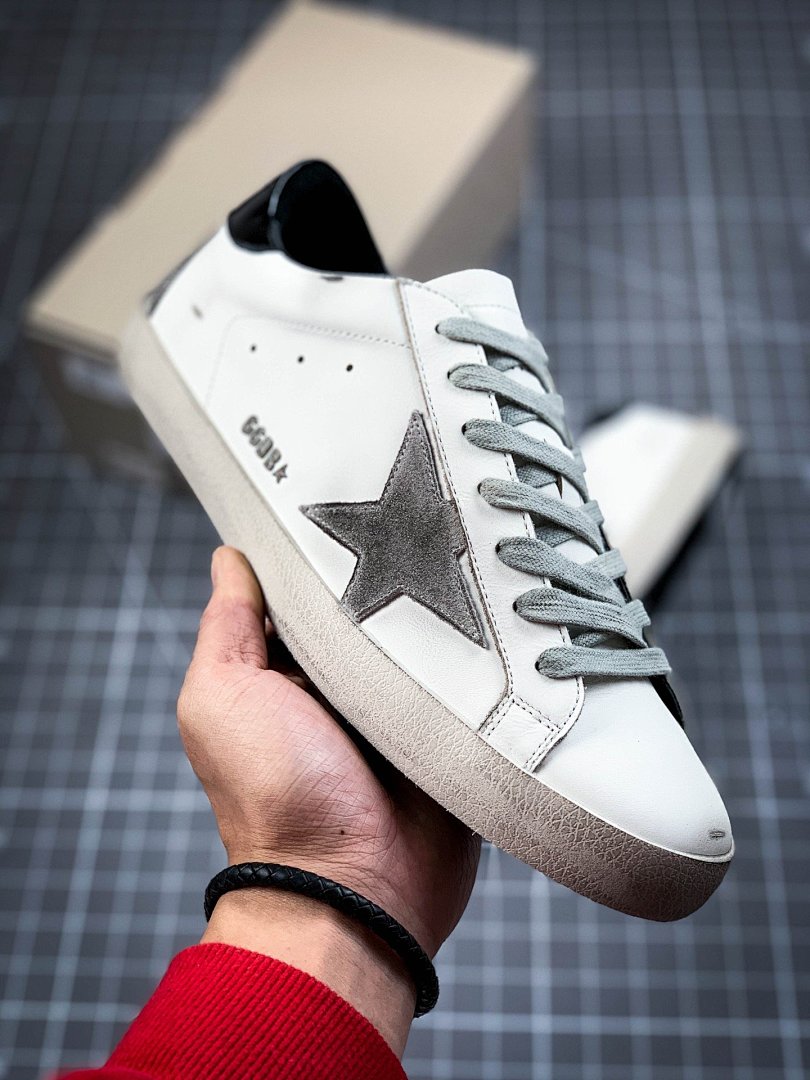 Golden Goose [GOLDEN*GOOSE SUPER STAR WHITE/LIGHT GREY/BLACK]-[WOMAN:35-39]-[MAN:40-44], photo 1