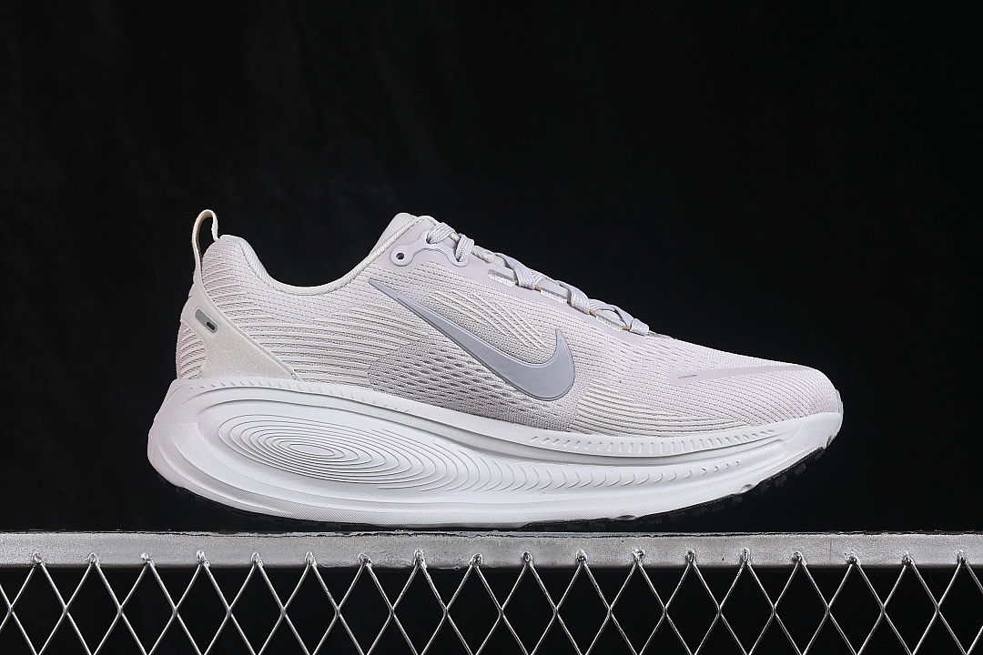 Nike [HM6803-009]-[AIR ZOOM VOMERO 18 CASUAL RUNNING SHOES GREY/WHITE]-[WOMAN:36-39]-[MAN:40-46] - Image 15