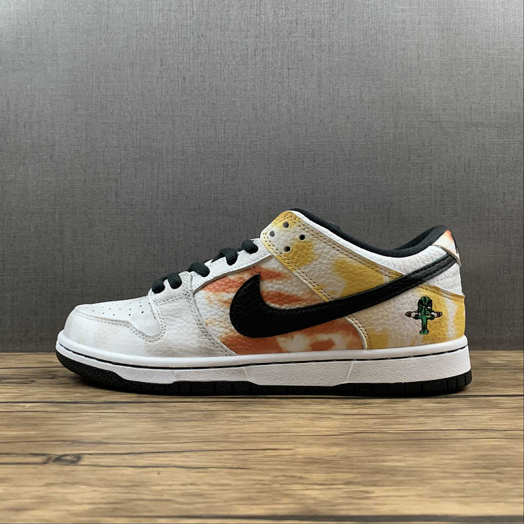 Nike DUNK SB LOW TIE-DYE RAYGUN WHITE/ORANGE FLASH/WHITE · BQ6832-101, photo 1