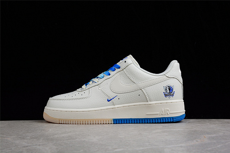 Nike Nike AIR FORCE 1 LOW 07 DALLAS MAVERICKS WHITE/WHITE/BLUE · DH2088-606, photo 1