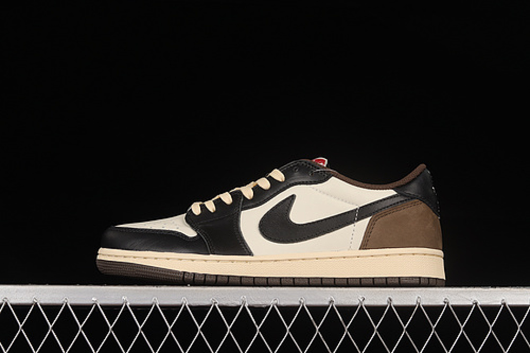 Jordan [CQ4277-105]-[TRAVIS SCOTT X AIR JORDAN 1 LOW BROWN/WHITE/BLACK]-[WOMAN:36-39]-[MAN:40-47.5], photo 1