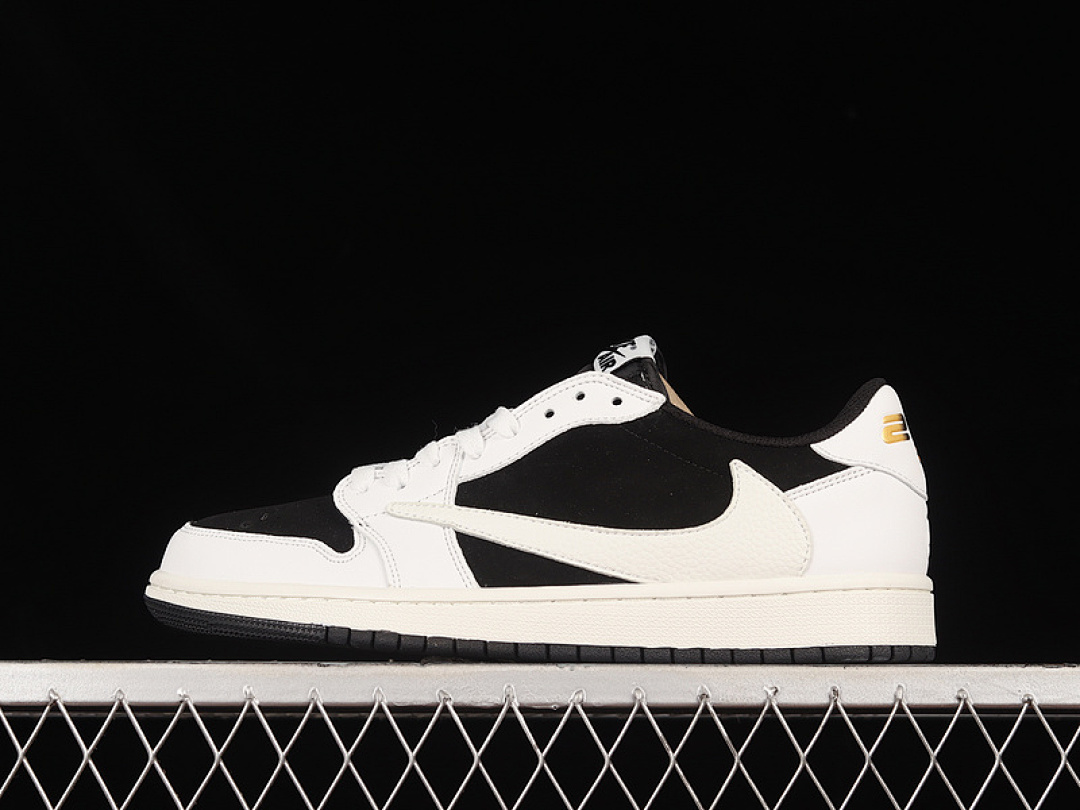 Jordan [CQ4277-311]-[TRAVIS SCOTT X AIR JORDAN 1 LOW BLACK/WHITE/WHITE]-[WOMAN:36-39]-[MAN:40-46], photo 1