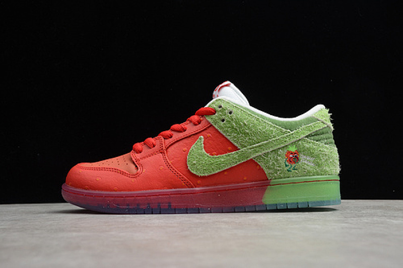 Nike SB DUNK LOW STRAWBERRY COUGH UNIVERSITY RED/SPINACH GREEN-MAGIC EMBER · CW7903-601, photo 1