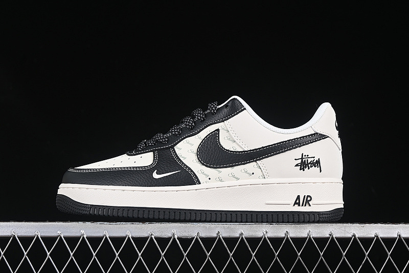 Nike Nike AIR FORCE 1 07 LOW WHITE/BLACK · HH7518-045, photo 1