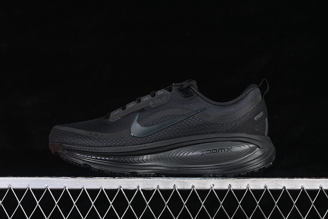 Nike Nike VOMERO 18 GORE-TEX BLACK/ANTHRACITE · HQ7001-001, photo 1