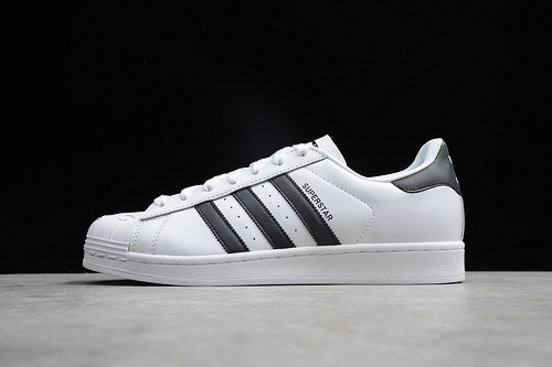 Unbranded [S83387]-[SUPERSTAR NIGO BEARFOOT FTWR WHITE-CORE BLACK]-[WOMAN:36-39 1/3]-[MAN:40-44]-[OG00110], photo 1