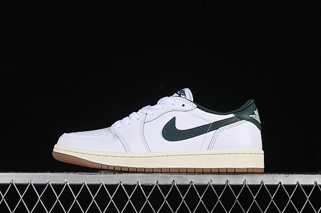 Jordan [CZ0775-133]-[AIR JORDAN 1 LOW OG OXIDIZED GREEN WHITE/OXIDIZED GREEN/SAIL]-[MAN:40-47.5], photo 1