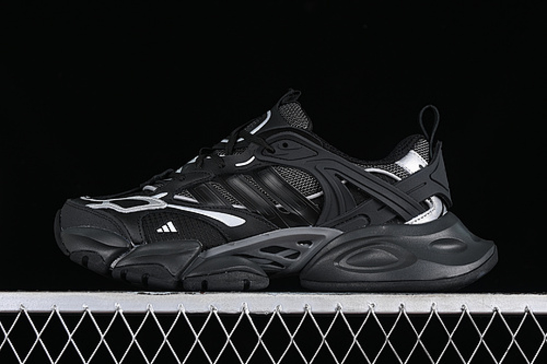 VENTO XLG DELUXE BLACK/WHITE · IH0700, photo 1