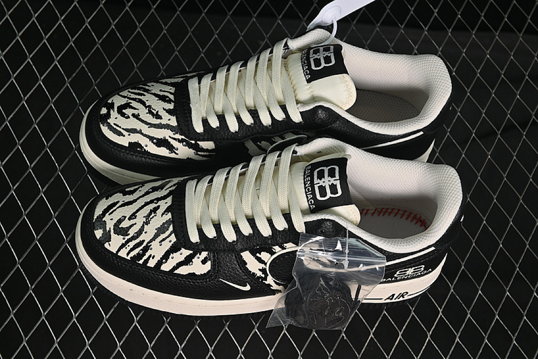 Nike [HJ3318-004]-[AIR FORCE 1 07 LOW OFF WHITE/BLACK]-[WOMAN:36-39]-[MAN:40-45] - Image 11