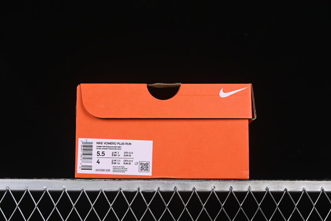 Nike [IH2268-100]-[AIR ZOOM VOMERO PLUS WHITE/BLACK]-[WOMAN:36-39]-[MAN:40-45] - Image 12