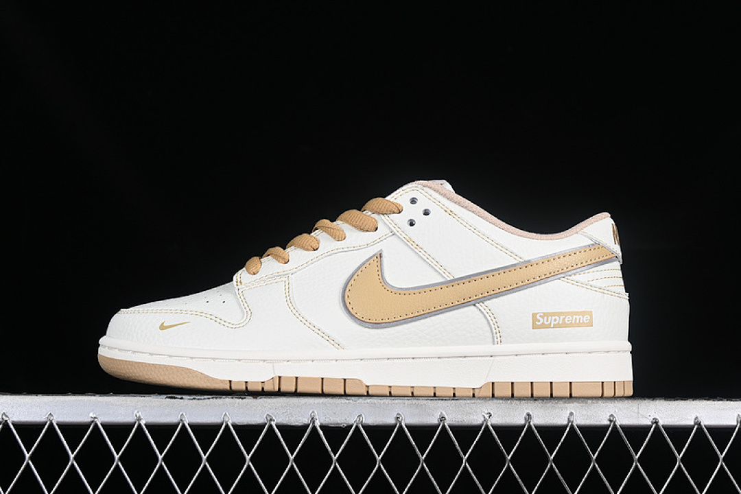 Supreme [RM2308-236]-[SUPREME SB DUNK LOW WHITE/KHAKI]-[WOMAN:36-39]-[MAN:40-45], photo 1
