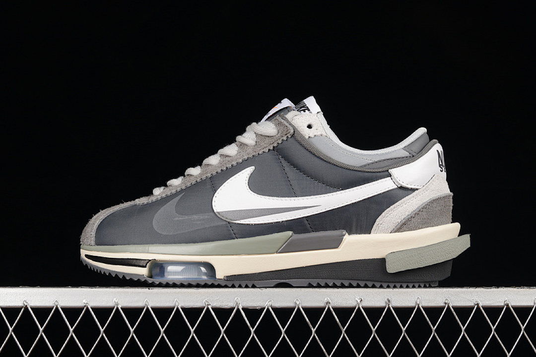 Sacai [DQ0581-001]-[SACAI X ZOOM CORTEZ 4.0 SP WHITE/GREY/BLACK]-[WOMAN:36-39]-[MAN:40-46], photo 1