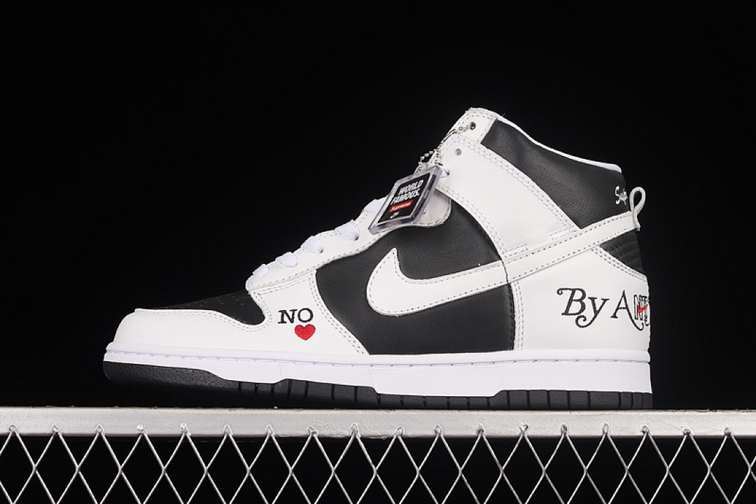 Supreme Nike SUPREME X DUNK HIGH SB BY ANY MEANS STORMTROOPER WHITE/BLACK/WHITE · DN3741-002, photo 1