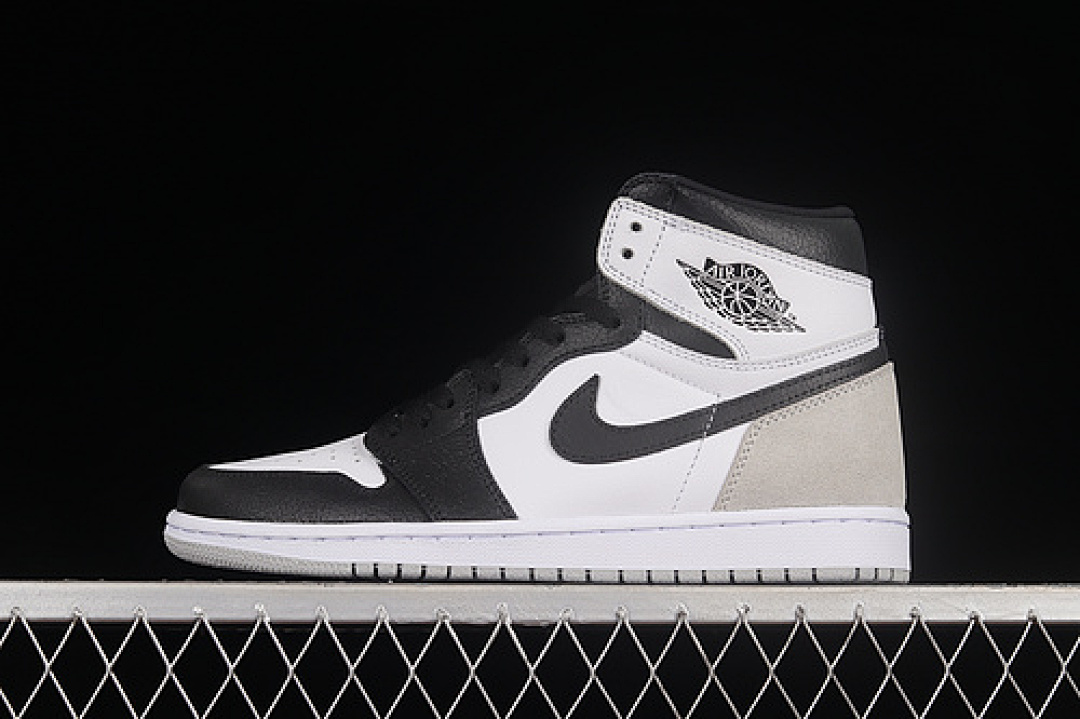 Jordan [555088-108]-[AIR JORDAN 1 RETRO HIGH OG STAGE HAZE WHITE/BLACK/GREY FOG]-[UNSIEX:36-46], photo 1