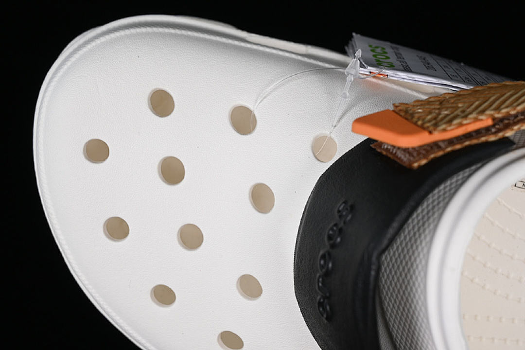 Crocs [CROCS CLASSIC CLOG WHITE/BROWN/BLACK]-[WOMAN:37-39]-[MAN:40-46] - Image 2