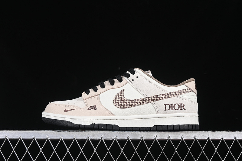 Nike SB DUNK LOW WHITE/BLACK/BROWN · DJ2024-097, photo 1