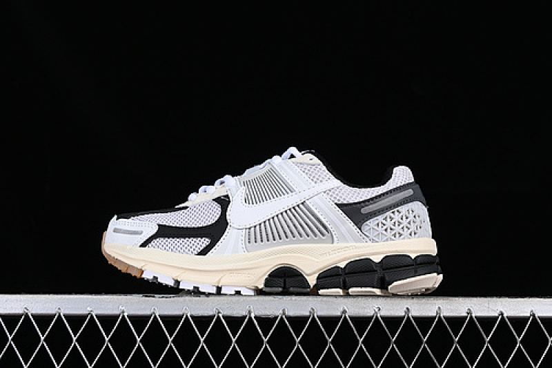 Nike Nike ZOOM VOMERO 5 M WHITE/GREY/BLACK · FN7649-110, photo 1