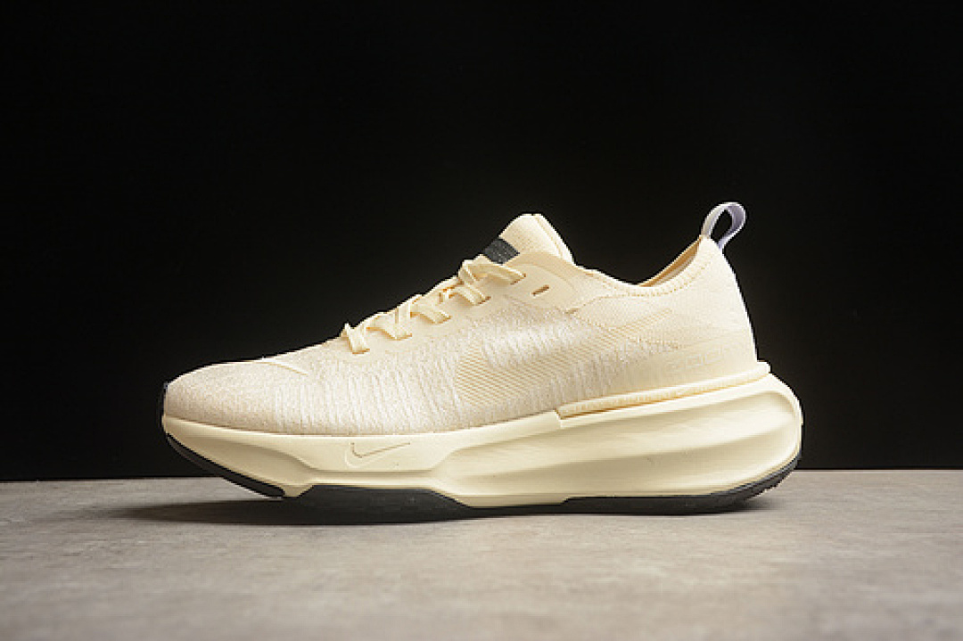 Unbranded [DR2660-501]-[ZOOM INVINCIBLE RUN FK 3 YELLOW]-[MAN:39-45], photo 1