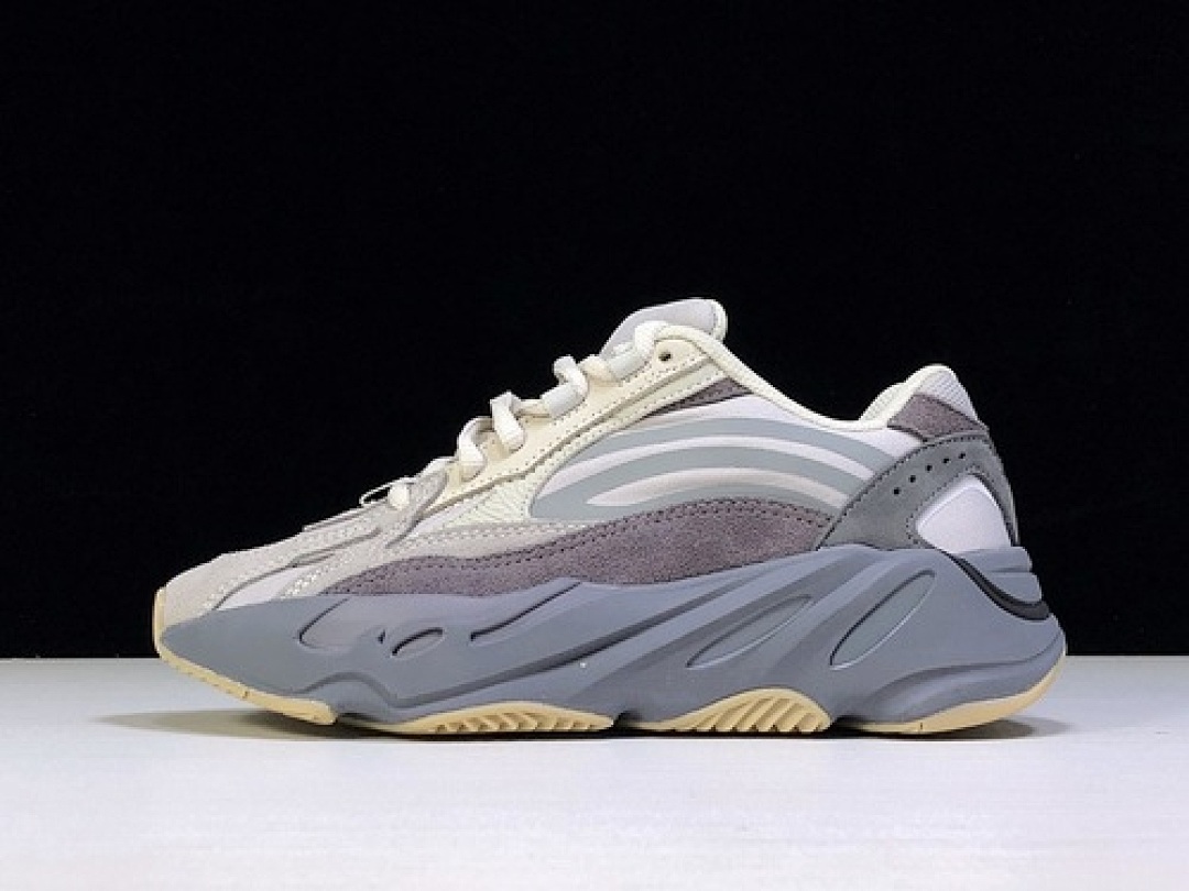 On Running Adidas YEEZY BOOST 700 V2 TEPHRA/TEPHRA/TEPHRA · FU7914, photo 1