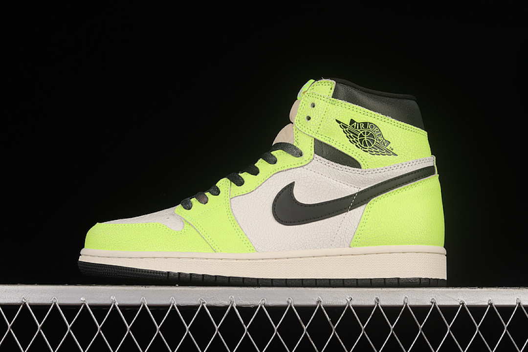 Jordan [555088-702]-[AIR JORDAN 1 HIGH OG VOLT/BLACK-SAIL]-[WOMAN:36-39]-[MAN:40-47.5], photo 1