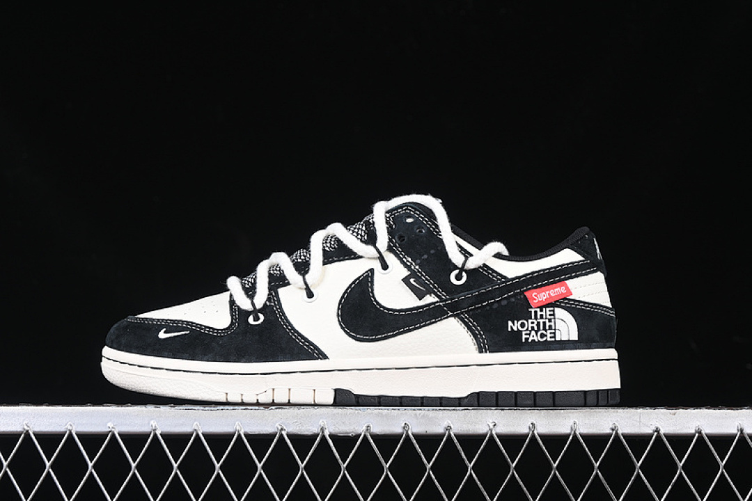 Supreme [YX5066-227]-[SB DUNK LOW SUPREME WHITE/GREY/BLACK]-[WOMAN:36-39]-[MAN:40-45], photo 1
