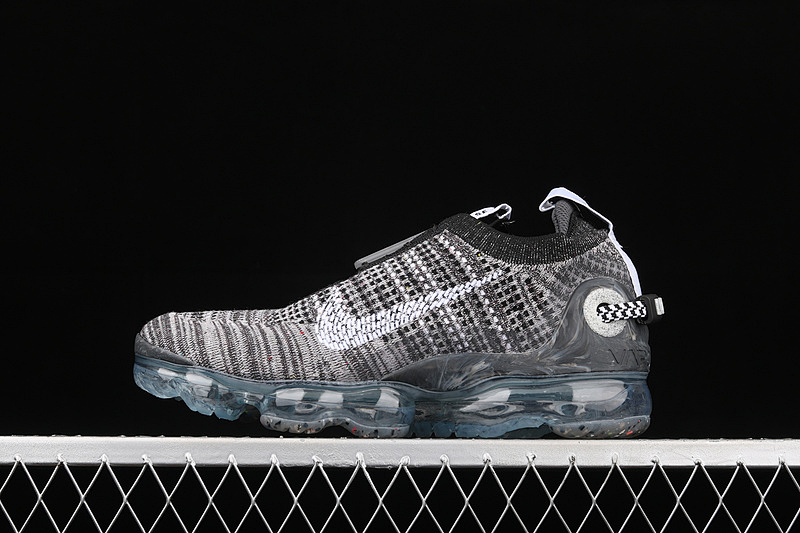 AIR VAPORMAX 2020 FLYKNIT GREY/GREY/WHITE · CJ6740-004, photo 1