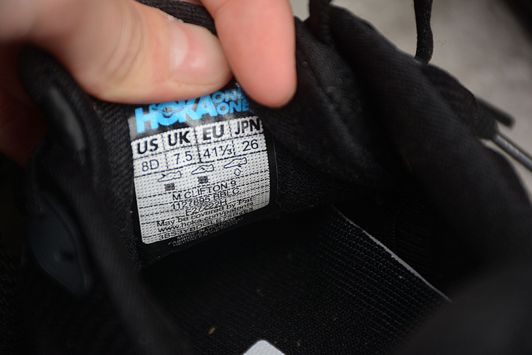 On Running [1127895]-[HOKA ONE BLACK/SILVER]-[WOMAN:36-39]-[MAN:40-45] - Image 4