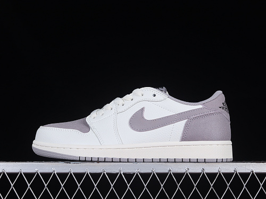 Jordan [CZ0790-101]-[AIR JORDAN 1 RETRO LOW OG SAIL/BLACK/ATMOSPHERE GREY]-[MAN:40-46], photo 1