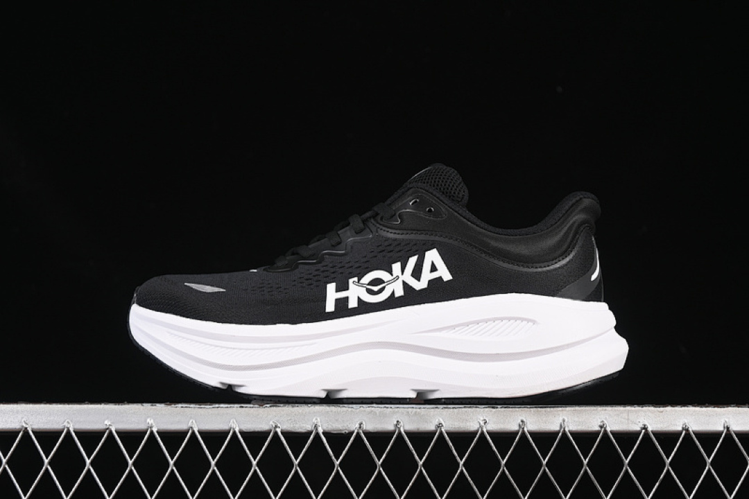 On Running On Running [1162011 BWHT]-[HOKA ONE BONDI 9 WHITE/BLACK]-[WOMAN:36-39]-[MAN:40-45], photo 1