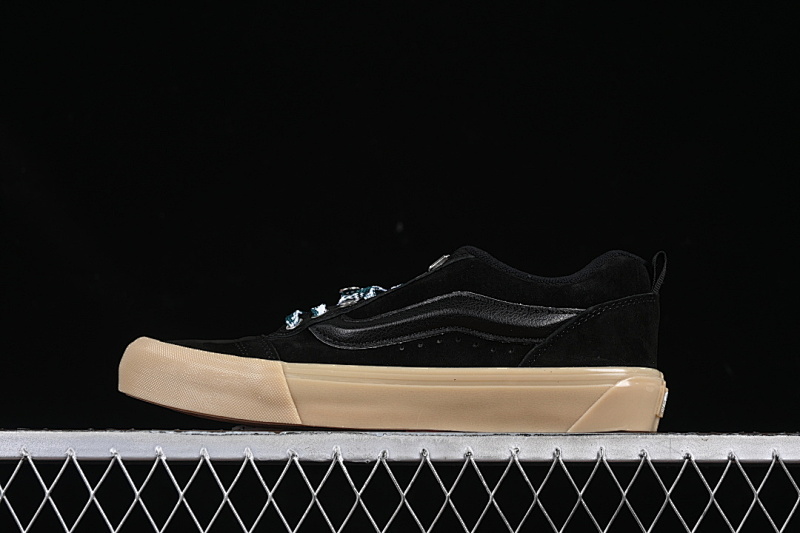 LOW TOP CASUAL BREAD SHOES BLACK/BROWN · VN000CRPGRN, photo 1