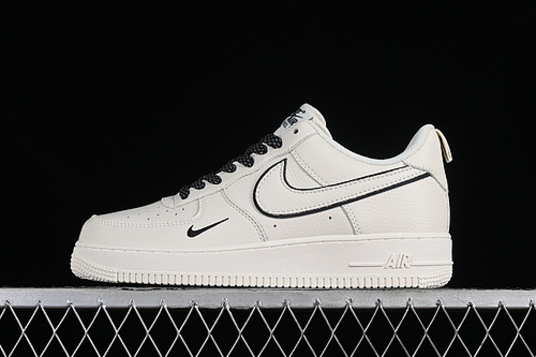 Nike [MJ0319-021]-[AIR FORCE 1 07 LOW WHITE/GREEN]-[WOMAN:36-39]-[MAN:40-45], photo 1