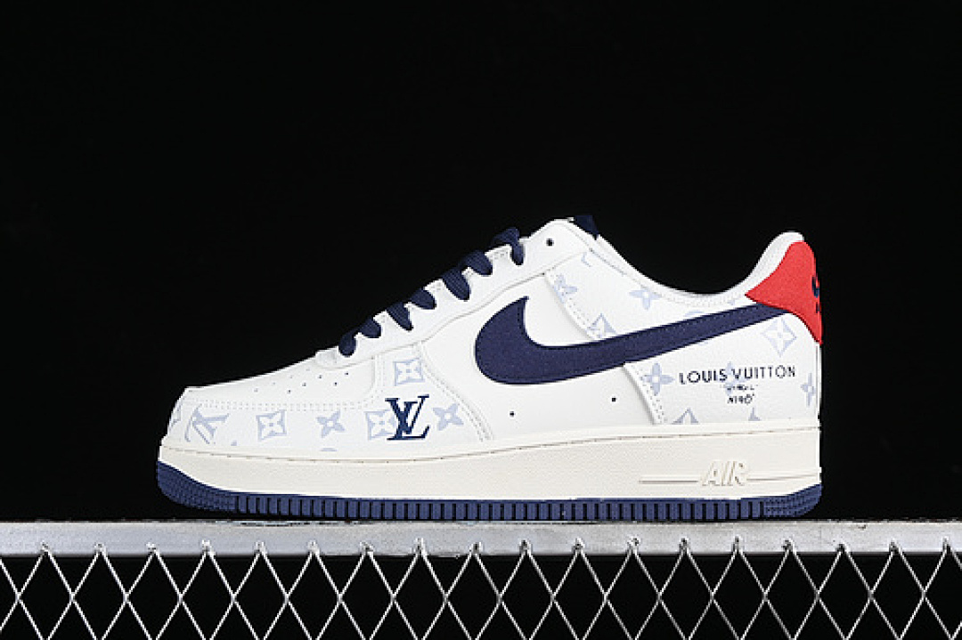 Nike [CW2288-111]-[AIR FORCE 1 07 LOW WHITE/RED/BLUE]-[WOMAN:36-39]-[MAN:40-45], photo 1