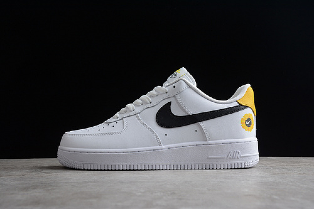 Nike Nike AIR FORCE 1 07 LOW WHITE/BLACK/YELLOW · DM0118-100, photo 1