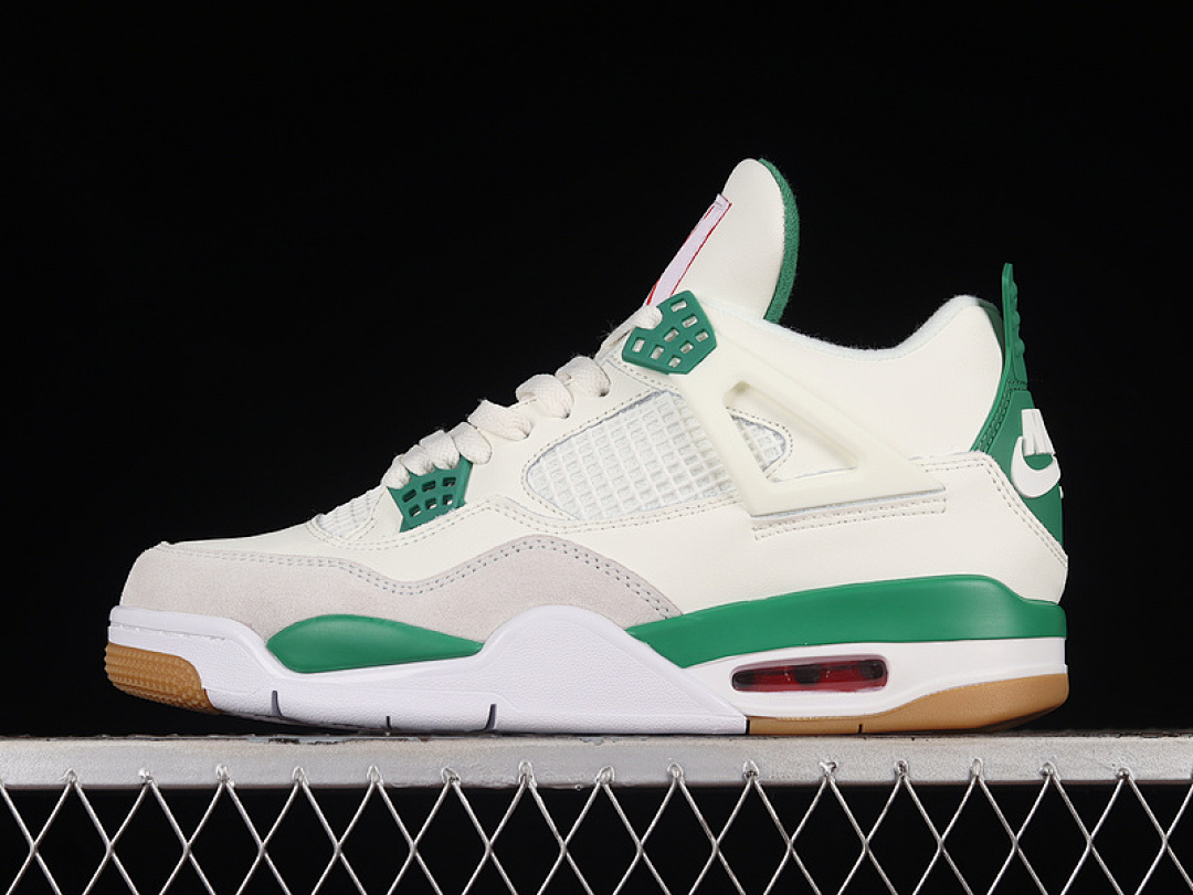 Jordan SB X AIR Jordan 4 RETRO SP SAIL/PINE GREEN/NEUTRAL GREY/WHITE · DR5415-103, photo 1